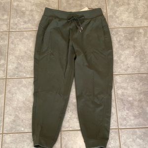 Calia Women’s Medium Jersey Knit pant.